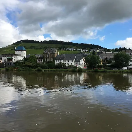 Apartment Inviting Vacation Apartment With Beautiful Mosel Valley View - Including Garage *